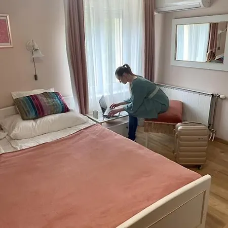 بيت ضيافة Kis Szarcsa Vendeghaz 3*